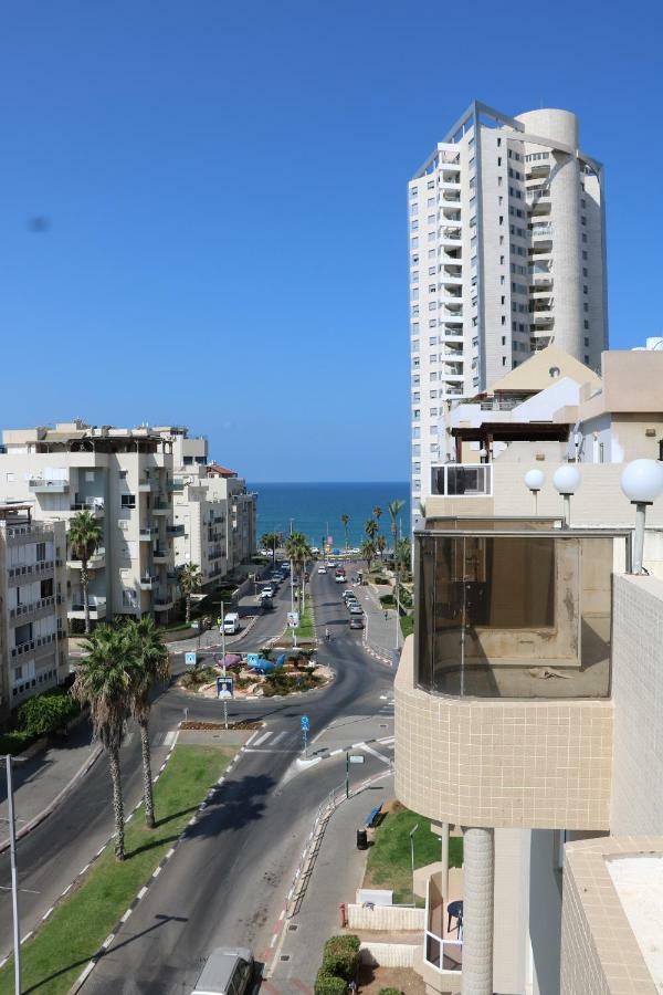 Beutifull View Of Batyam Leilighet Bat Yam Eksteriør bilde